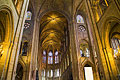 Interiören - Katedral Notre-Dame de Paris