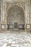 Taj Mahal - UNESCO World Heritage Site 
