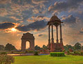 India Gate ( triumfbåge ) och Canopy, New Delhi - Indiens huvudstad  - fotoresor