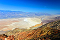 Fotos aus dem Urlaub - Death-Valley-Nationalpark - Badwater ist eine Senke der tiefste Punkt Nordamerikas mit einer Höhe von 85,5 Meter unter dem Meeresspiegel