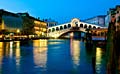 zdjęcie mostu Rialto w Wenecji